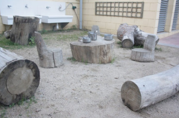 De pati a jardí a les escoles bressol municipals Cavall de Cartró 2