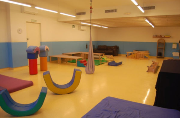 Psicomotricitat infantil - Cavall de Cartró escoles bressol municipals